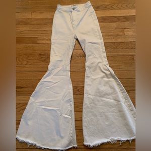 We The Free twenty six 26 regular white bell bottom pants